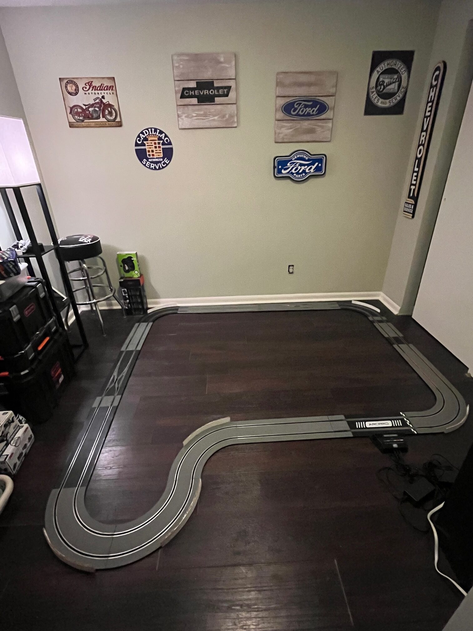 Slot car track